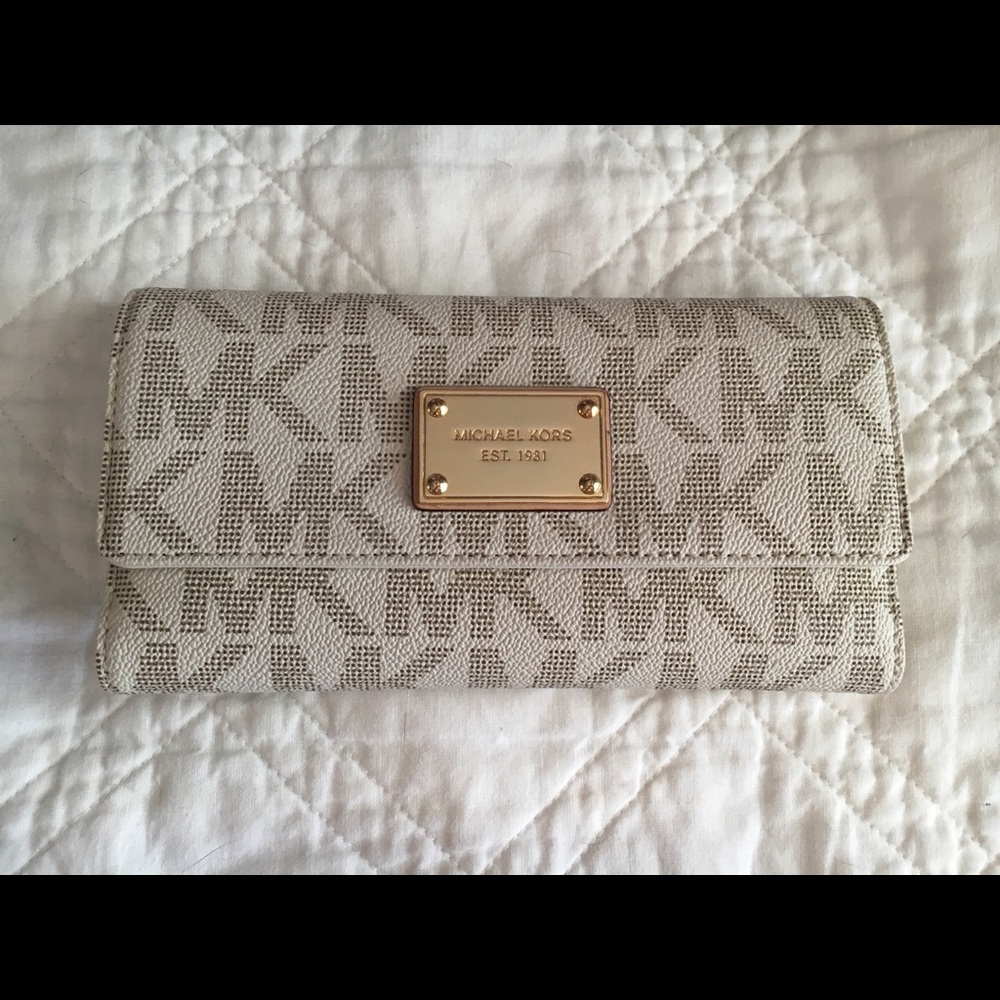 NWOB Michael Michael Kors Signature Wallet